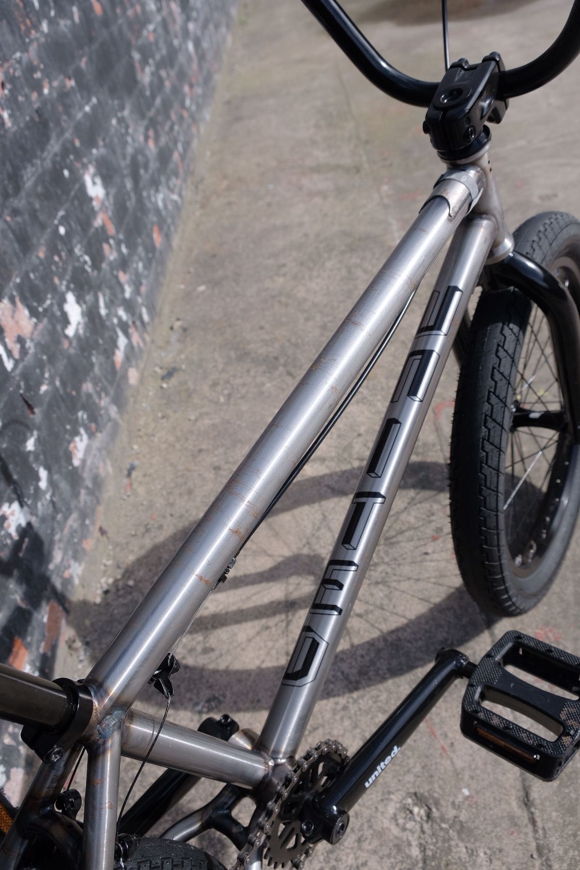 BMX UNITED REBORN カスタム 20.5” United Reborn Complete BMX Bike - Gloss Clear (Second Hand