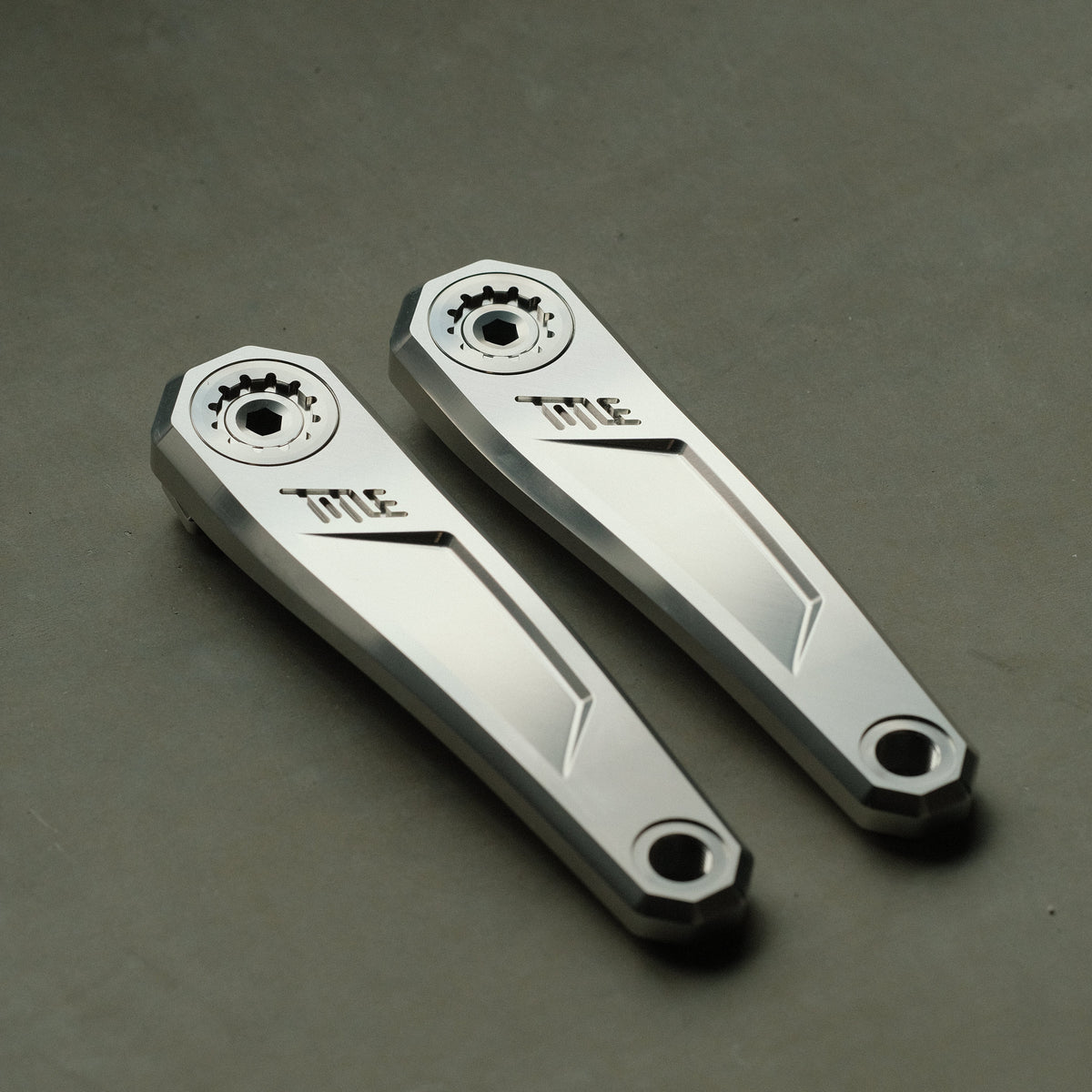 TITLE MTB CR1 Crankset, Spindle Required