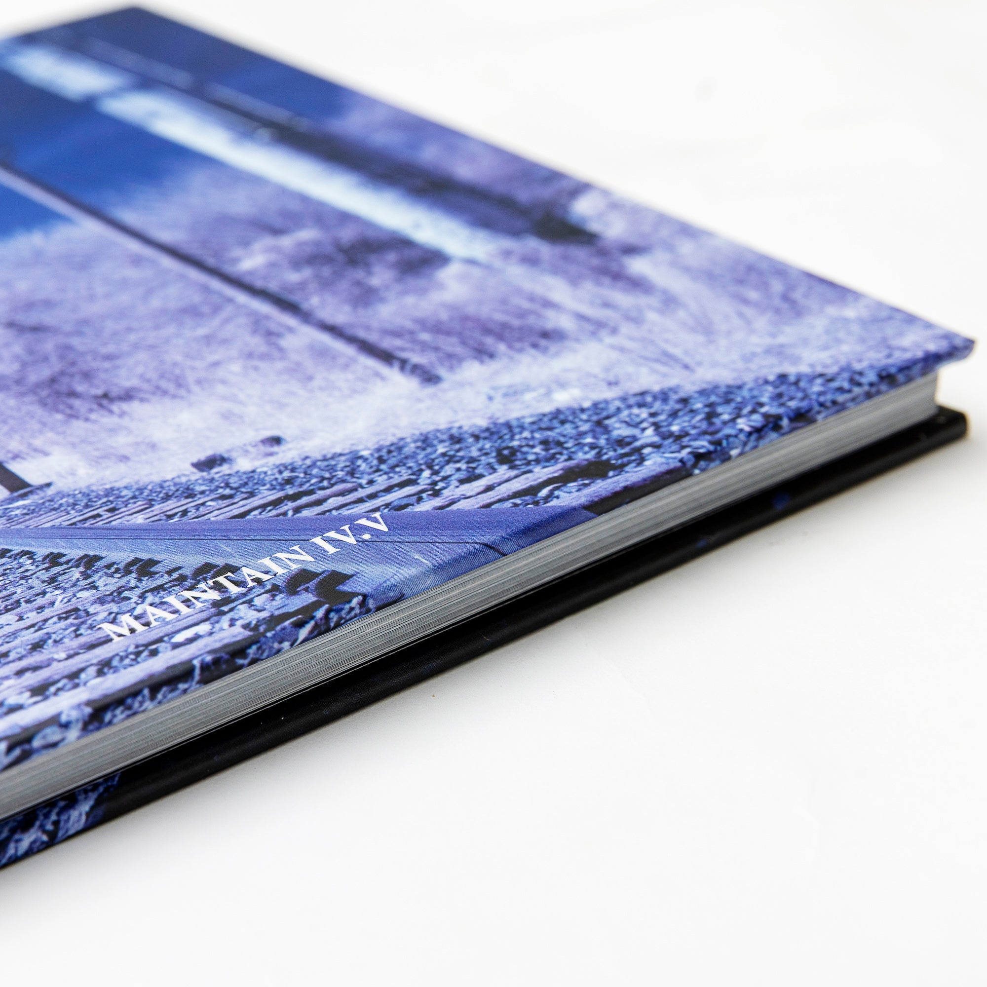 Maintain IV.V - Derailed Book