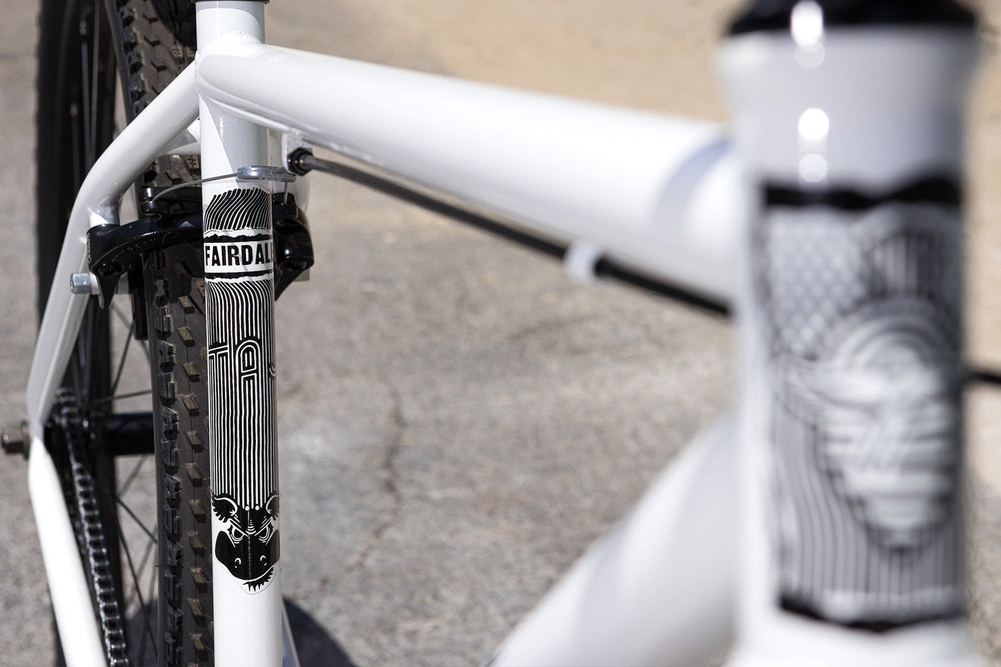 Fairdale Taj 27.5" Complete Bike - Gloss White